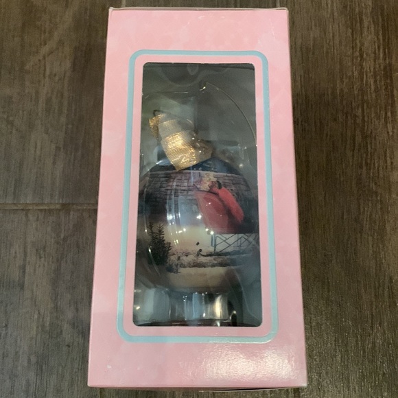 New in box;never opened 1997 Holiday Barbie 4” Decoupage Ornament included stand - Picture 6 of 12